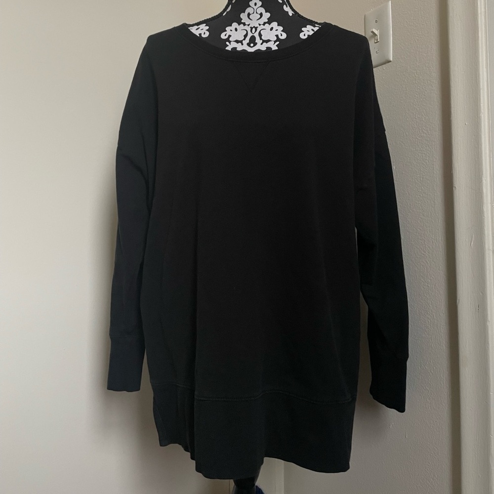 Terra & Sky Women's Classic Black Crew Neck Sweater